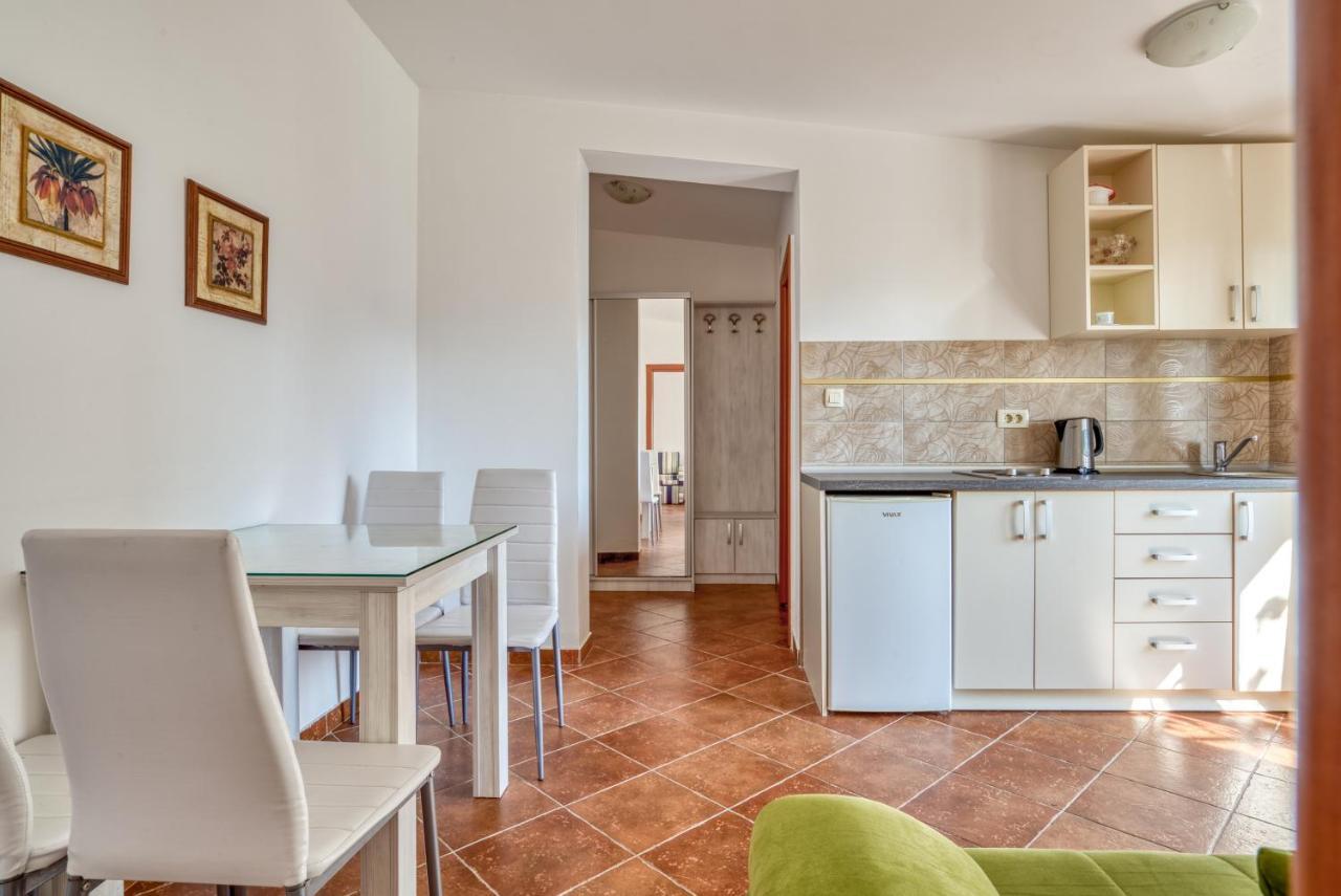 Apartmani Orhideja Petrovac Bagian luar foto
